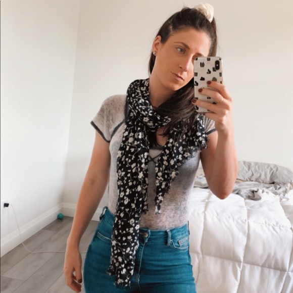 Accessories - Floral Black and White Scarf